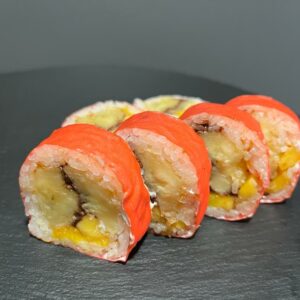 Futomaki z bananem w tempurze, nutellą i mango w płatku sojowym