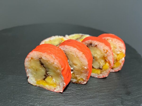 Futomaki z bananem w tempurze, nutellą i mango w płatku sojowym