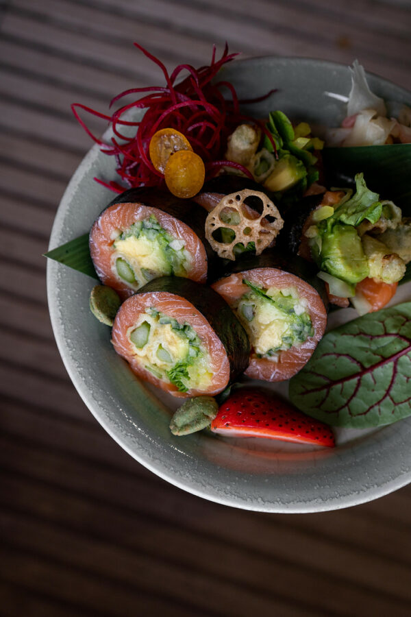 Sake sashimi