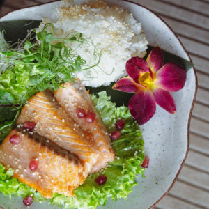 Sake grill – grillowany łosoś z ryżem