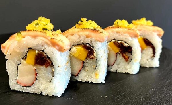 Vulcano salmon roll