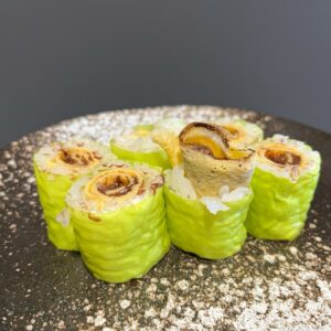 Hosomaki z tamago i nutellą w papierze sojowym
