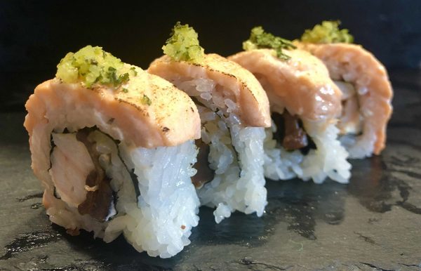 Grill Salmon ebi roll